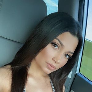 Meet your Posher, Valeria